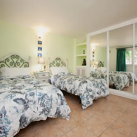 Wonderful Puerto Del Carmen Location Cilla Sea Views Large Pool Area Lanzarote Villa