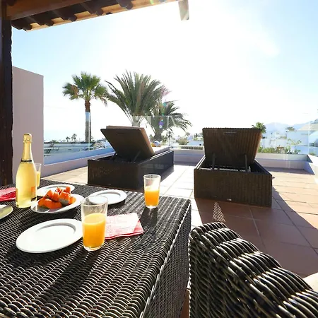 Wonderful Puerto Del Carmen Location Cilla Sea Views Large Pool Area Lanzarote Tias