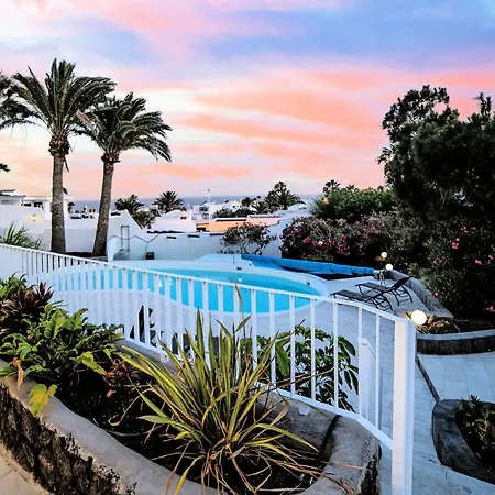Villa Wonderful Puerto Del Carmen Location Cilla Sea Views Large Pool Area Lanzarote