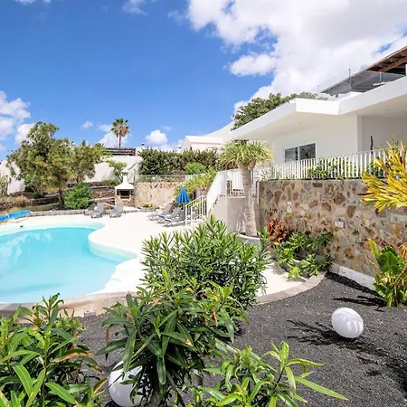 Villa Wonderful Puerto Del Carmen Location Cilla Sea Views Large Pool Area Lanzarote Tias